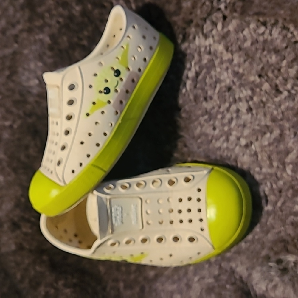 Native Star Wars Grogu Shoes Size 7